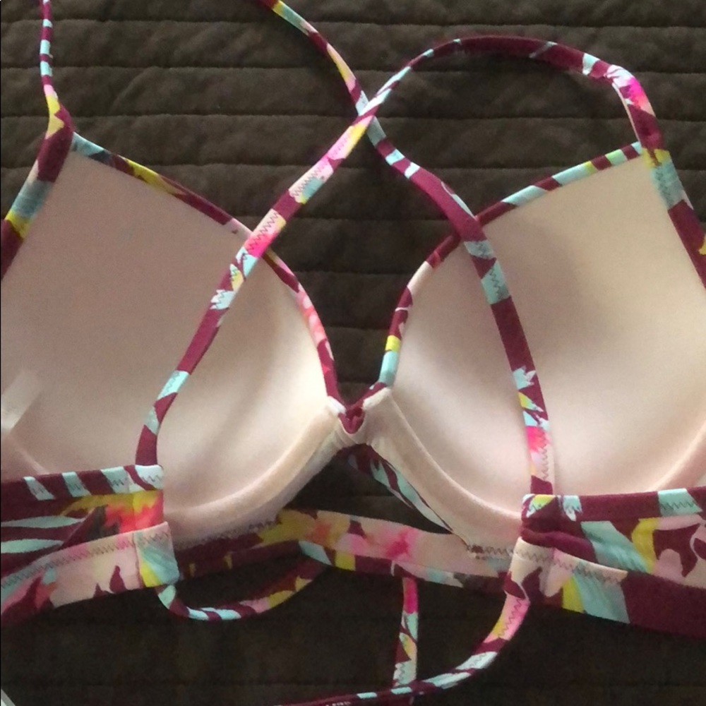 Two piece bikini 👙 - Picture 5 of 9